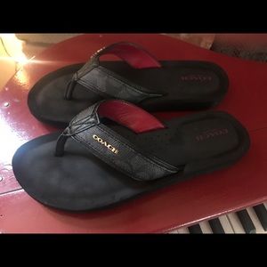 Coach signature flip flops sandals sz 7